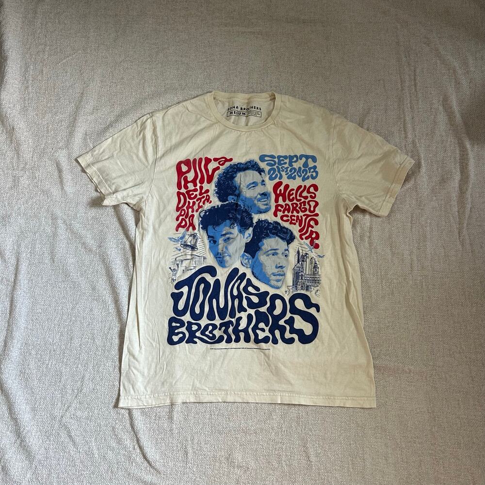 jonas brothers graphic 2023 tour t-shirt - philadelphia